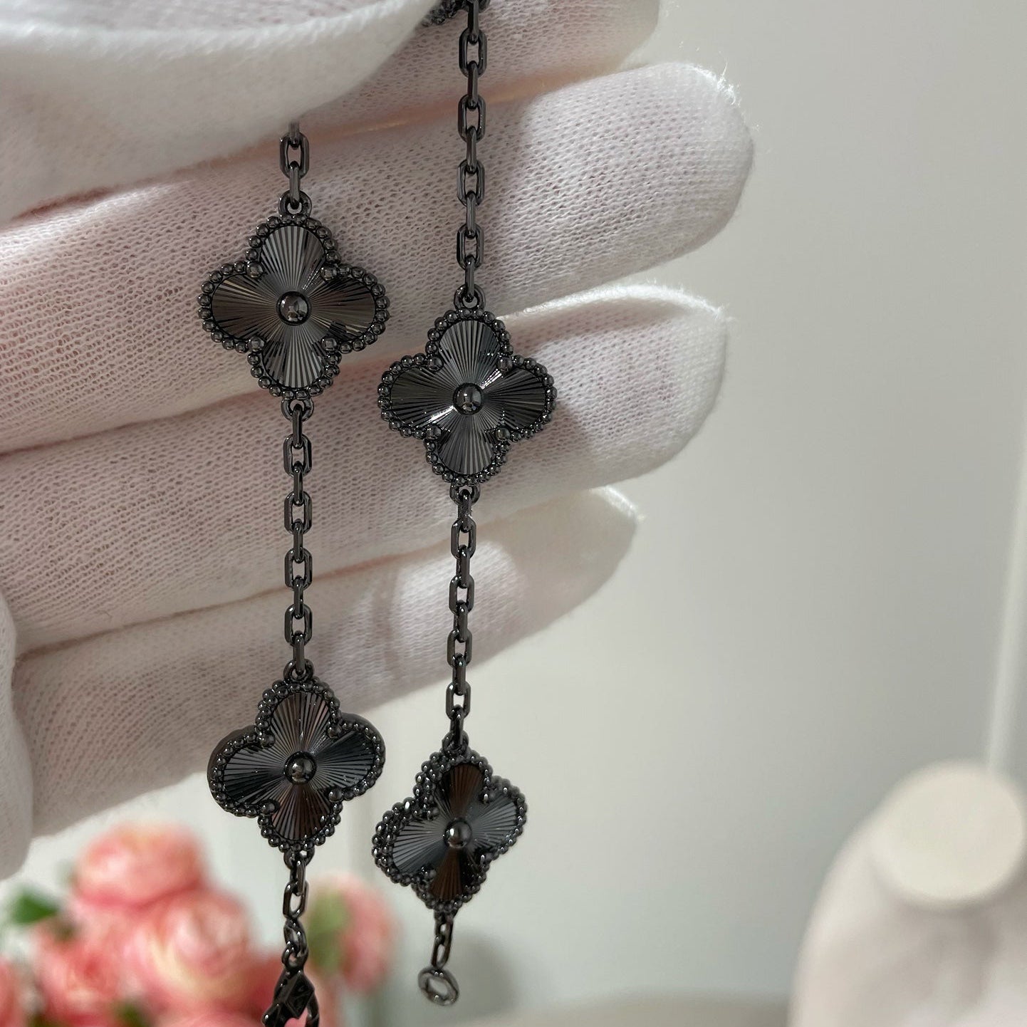 [baslovejewels]CLOVER 5 MOTIF BLACK BRACELET