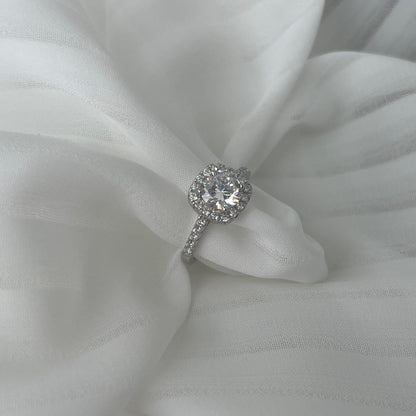 [baslovejewels]Dazzling Resplendent Round Cut Wedding Ring