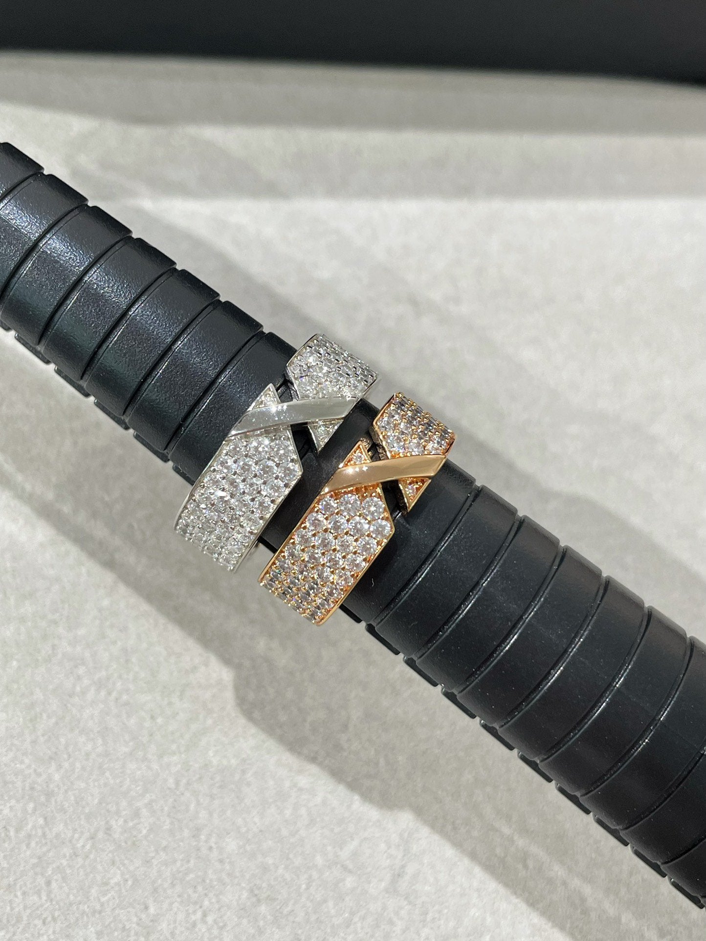 [baslovejewels]LIENS EVIDENCE  DIAMOND PAVED RING