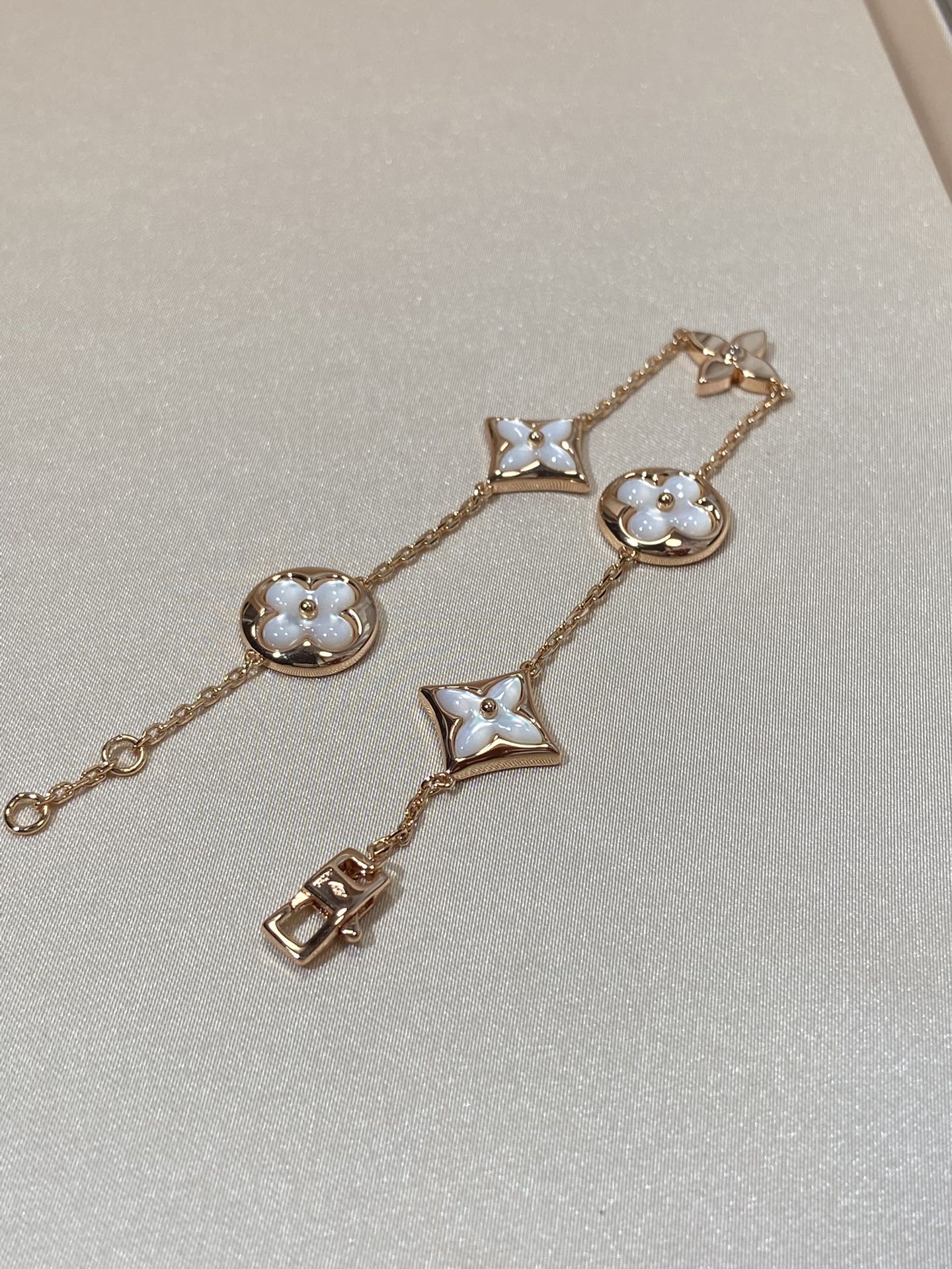[baslovejewels]STAR AND SUN 5 MOTIF MOP PINK GOLD BRACELET