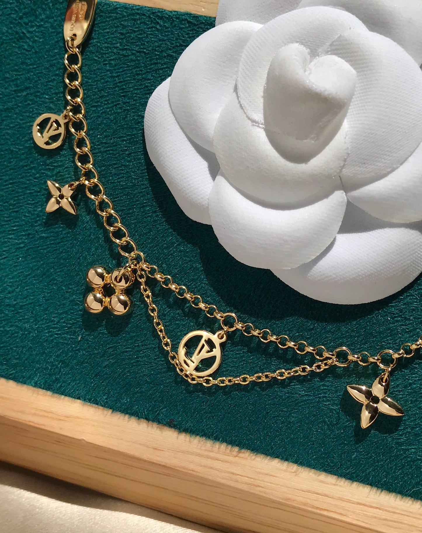 [baslovejewels]BLOOMING PINK GOLD MOP BRACELET