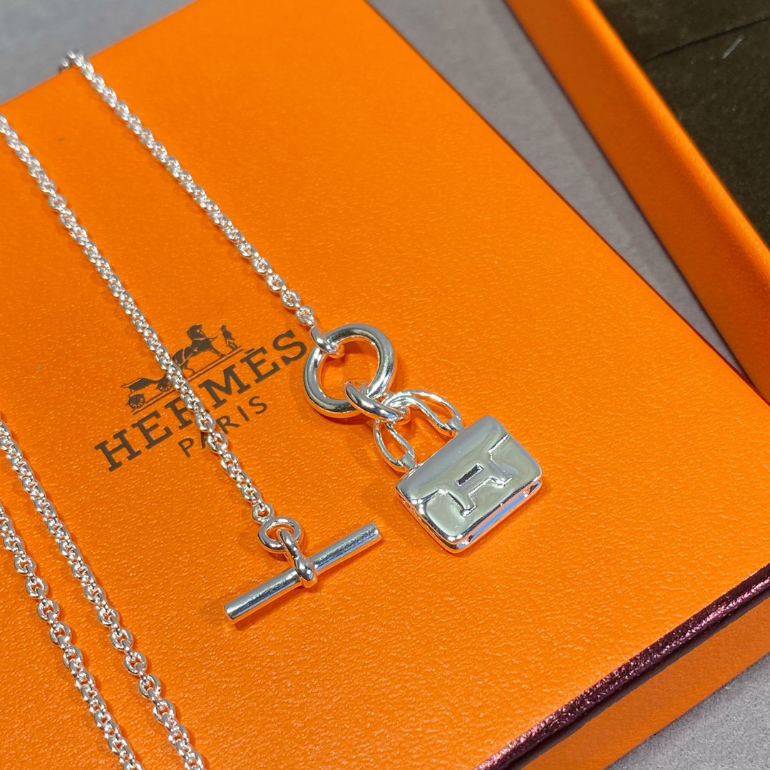 [baslovejewels]CONSTANCE PEDANT SILVER NECKLACE