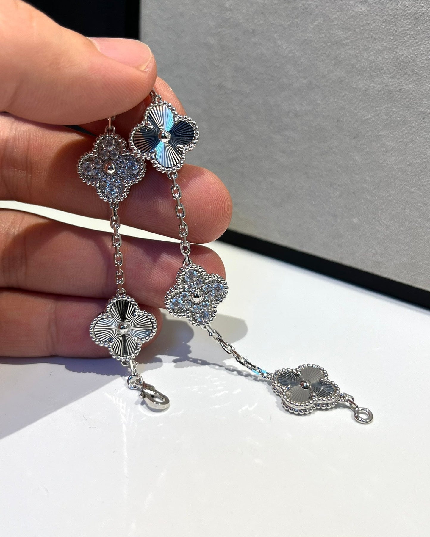 [baslovejewels]CLOVER 5 MOTIF SILVER DIAMOND BRACELET